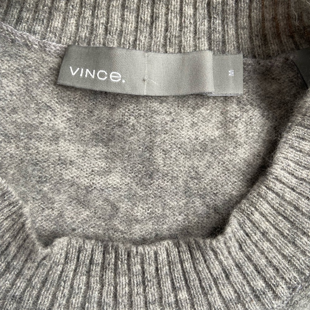 Vince. 100% Cashmere. Mint. - Picture 3 of 4